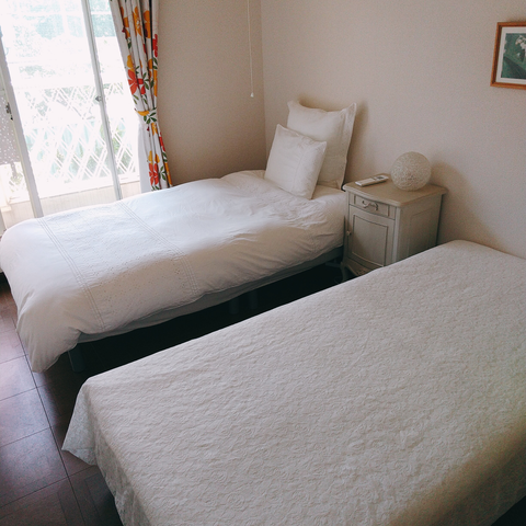 Room Room (A)